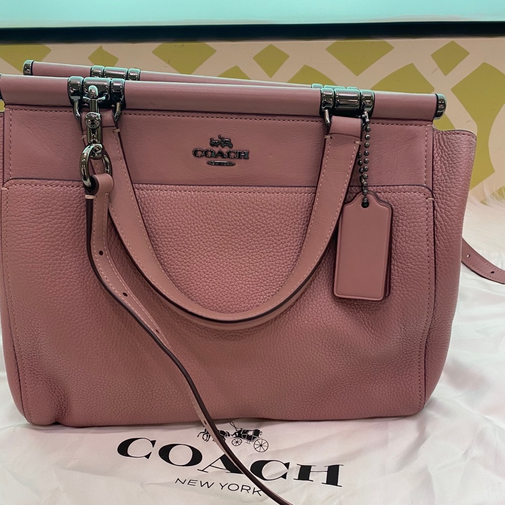Mauve leather Coach bag